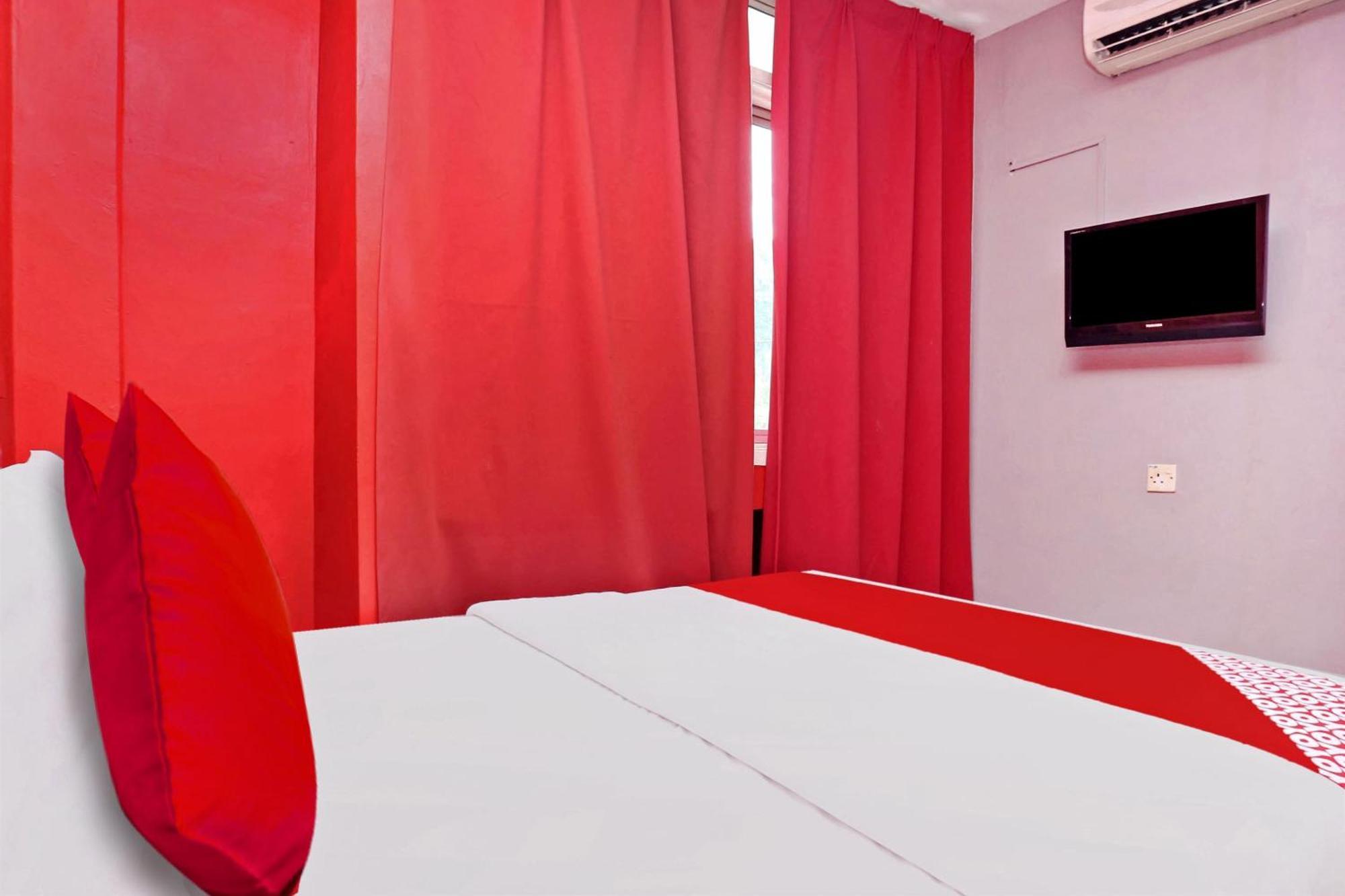 Oyo 89654 My New Home Hotel Гуа-Мусанг Экстерьер фото